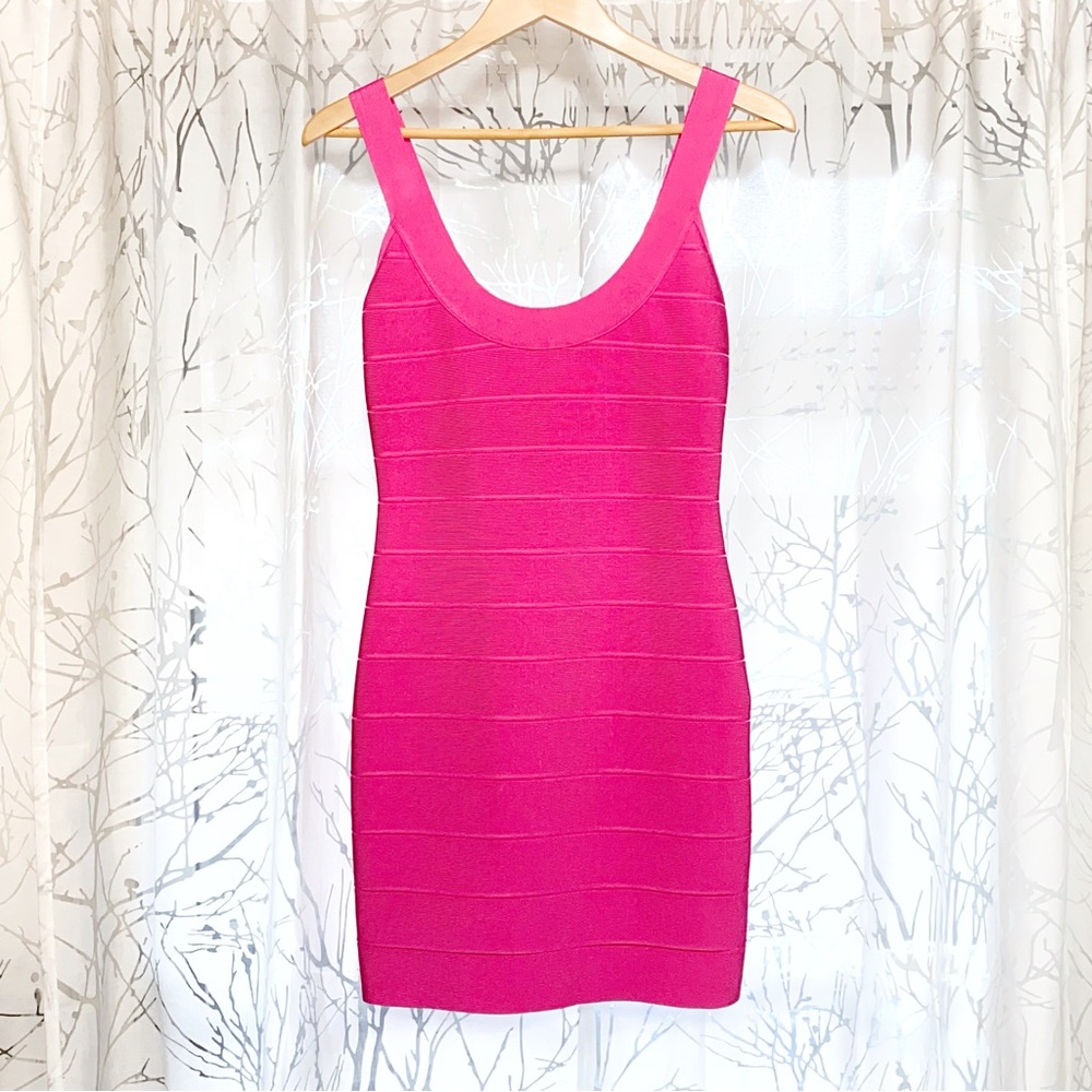 Herve Leger hot pink U shaped bodycon bandage mini dress - Picture 5 of 12